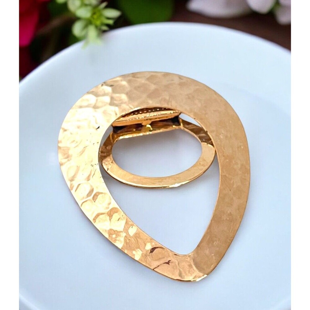 Vintage 1970s Scarf Clip Gold Tone Hammered Teardrop Scarf Ring - 13H